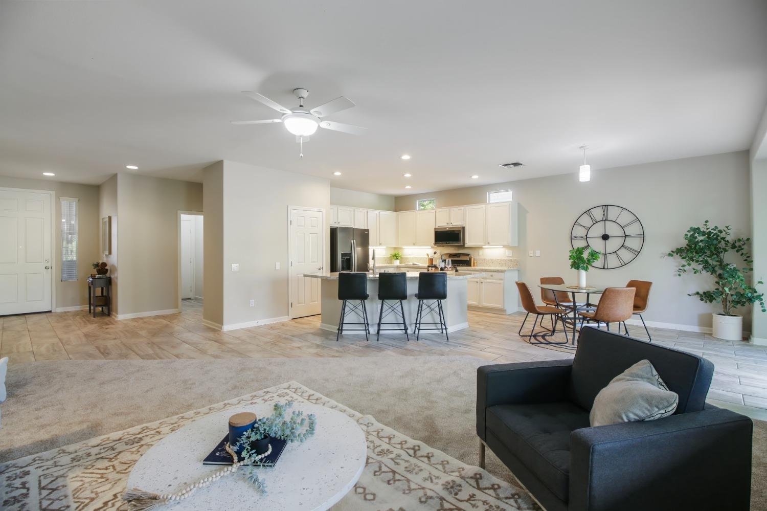 Detail Gallery Image 9 of 47 For 2125 Stonecrest Ln, Lincoln,  CA 95648 - 2 Beds | 2/1 Baths
