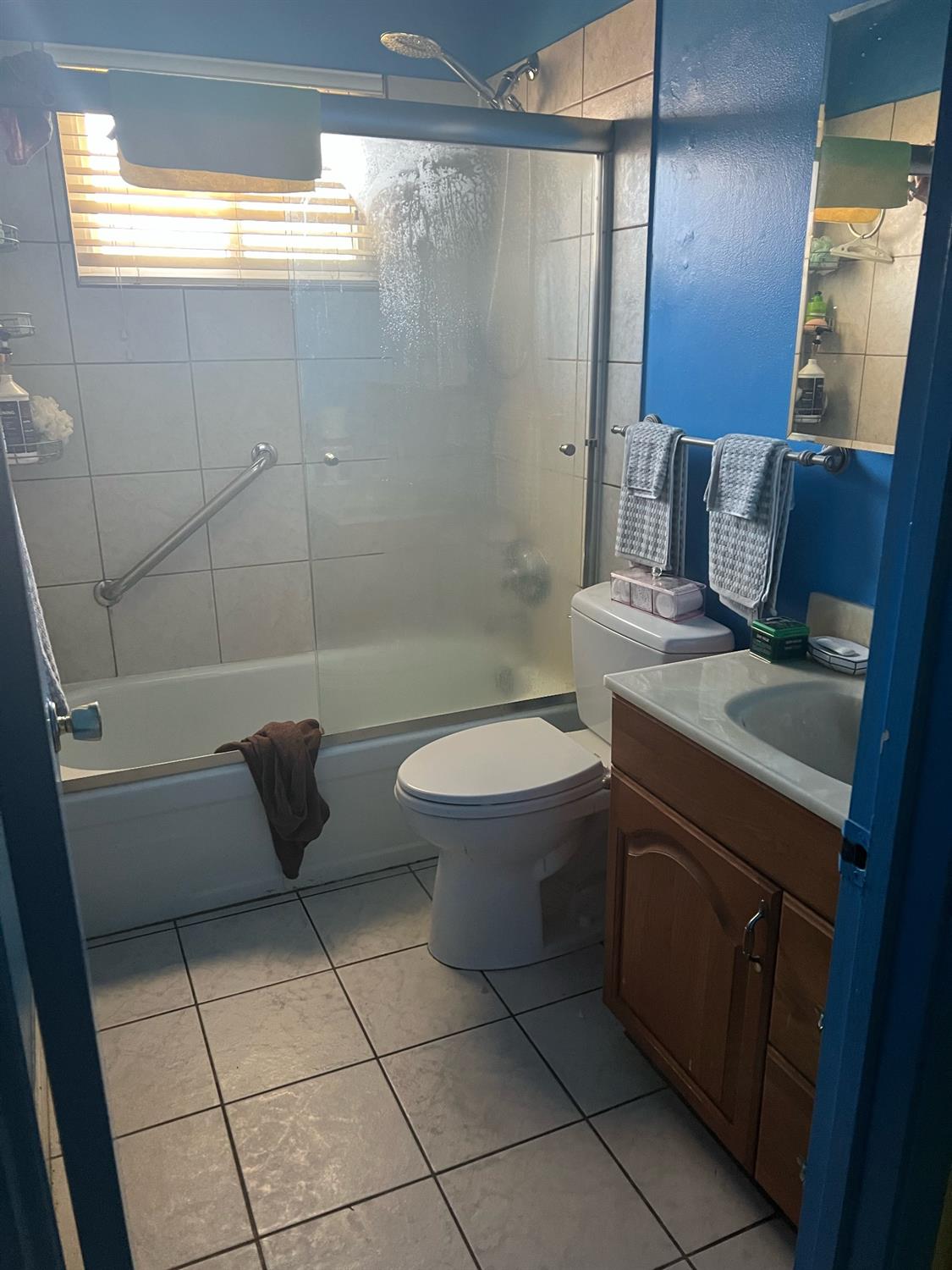 Detail Gallery Image 9 of 10 For 1585 Neihart Ave, Sacramento,  CA 95832 - 2 Beds | 1 Baths