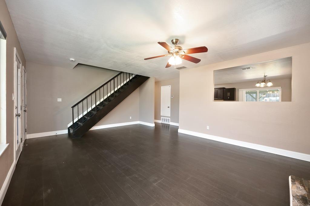 Detail Gallery Image 11 of 30 For 5801 Pecan Ave, Orangevale,  CA 95662 - 4 Beds | 2/1 Baths