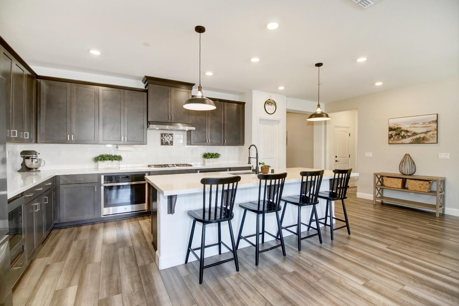 Detail Gallery Image 14 of 54 For 5480 Fandango Loop, Roseville,  CA 95747 - 4 Beds | 2/1 Baths