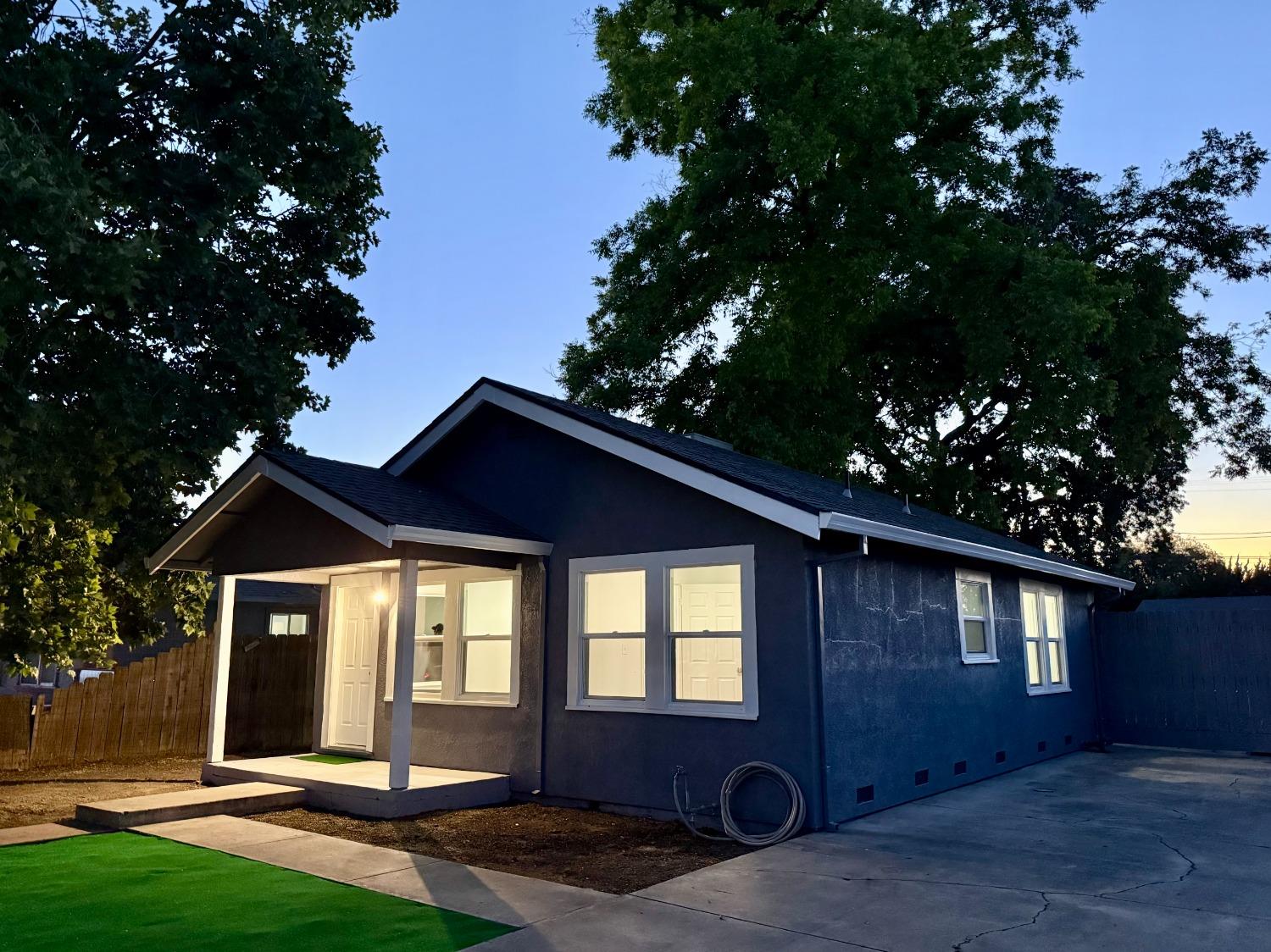 Detail Gallery Image 10 of 14 For 3319 Waterloo Rd, Stockton,  CA 95205 - 2 Beds | 2 Baths