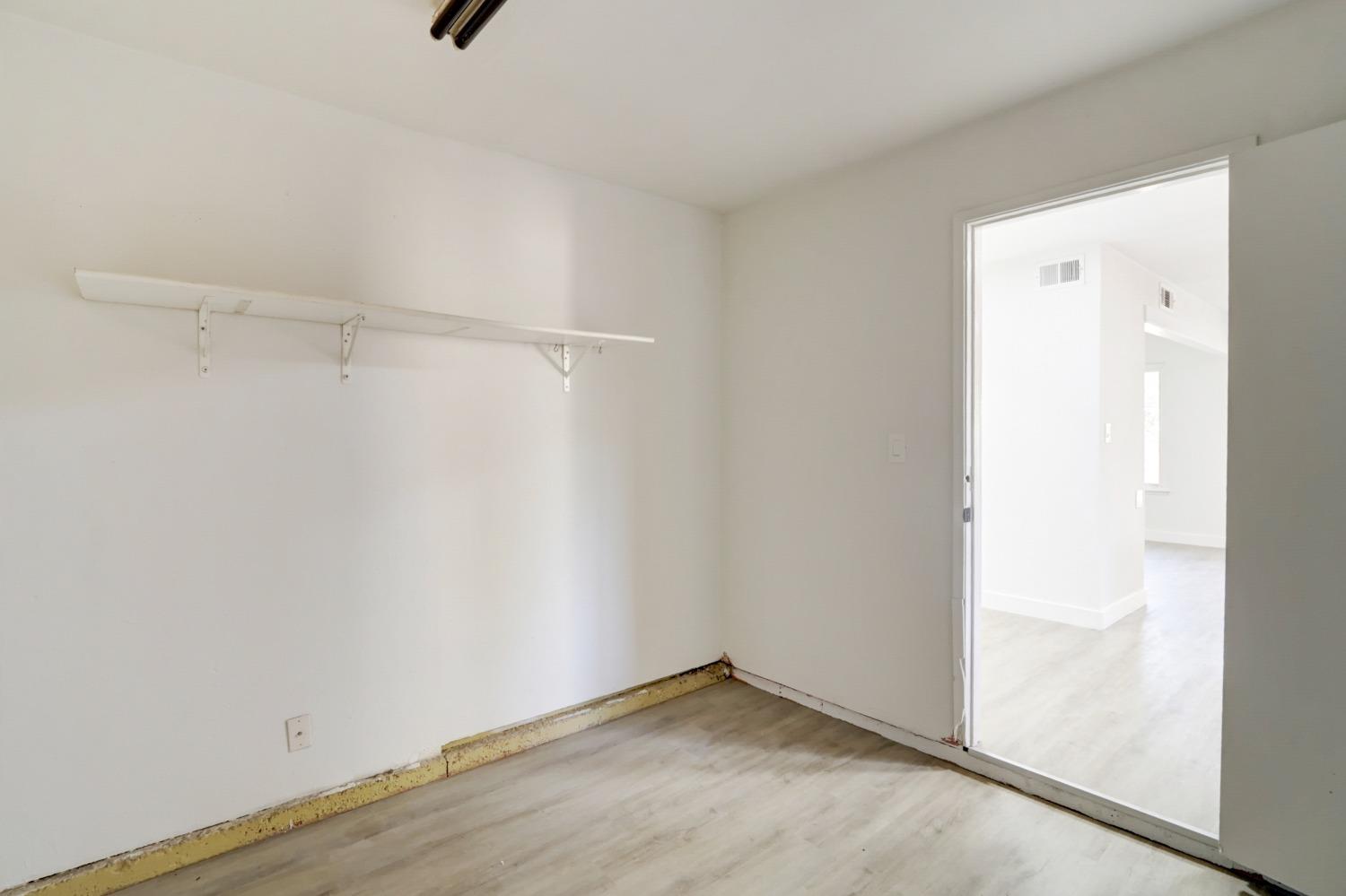 Detail Gallery Image 33 of 41 For 7915 Center Pkwy, Sacramento,  CA 95823 - 3 Beds | 1/1 Baths