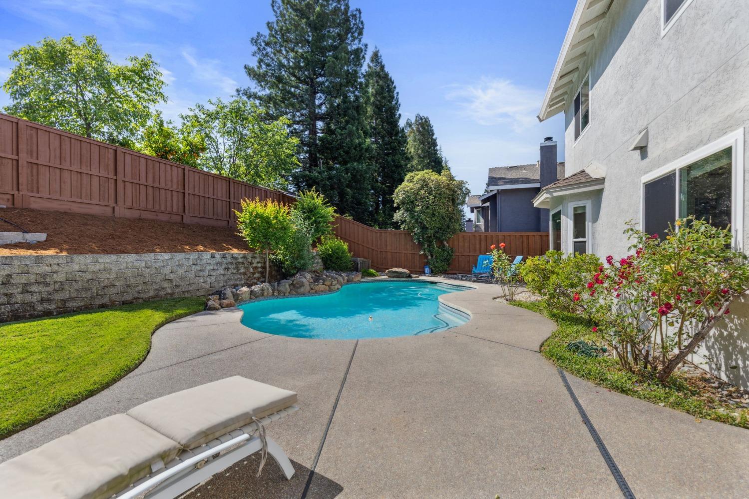 Detail Gallery Image 25 of 40 For 1535 E Colonial Pkwy #E,  Roseville,  CA 95661 - 4 Beds | 2/1 Baths