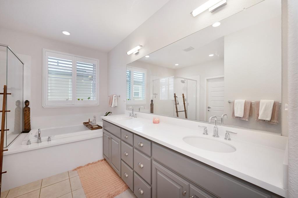 Detail Gallery Image 25 of 34 For 5033 Chico Dr, Roseville,  CA 95747 - 5 Beds | 4/1 Baths