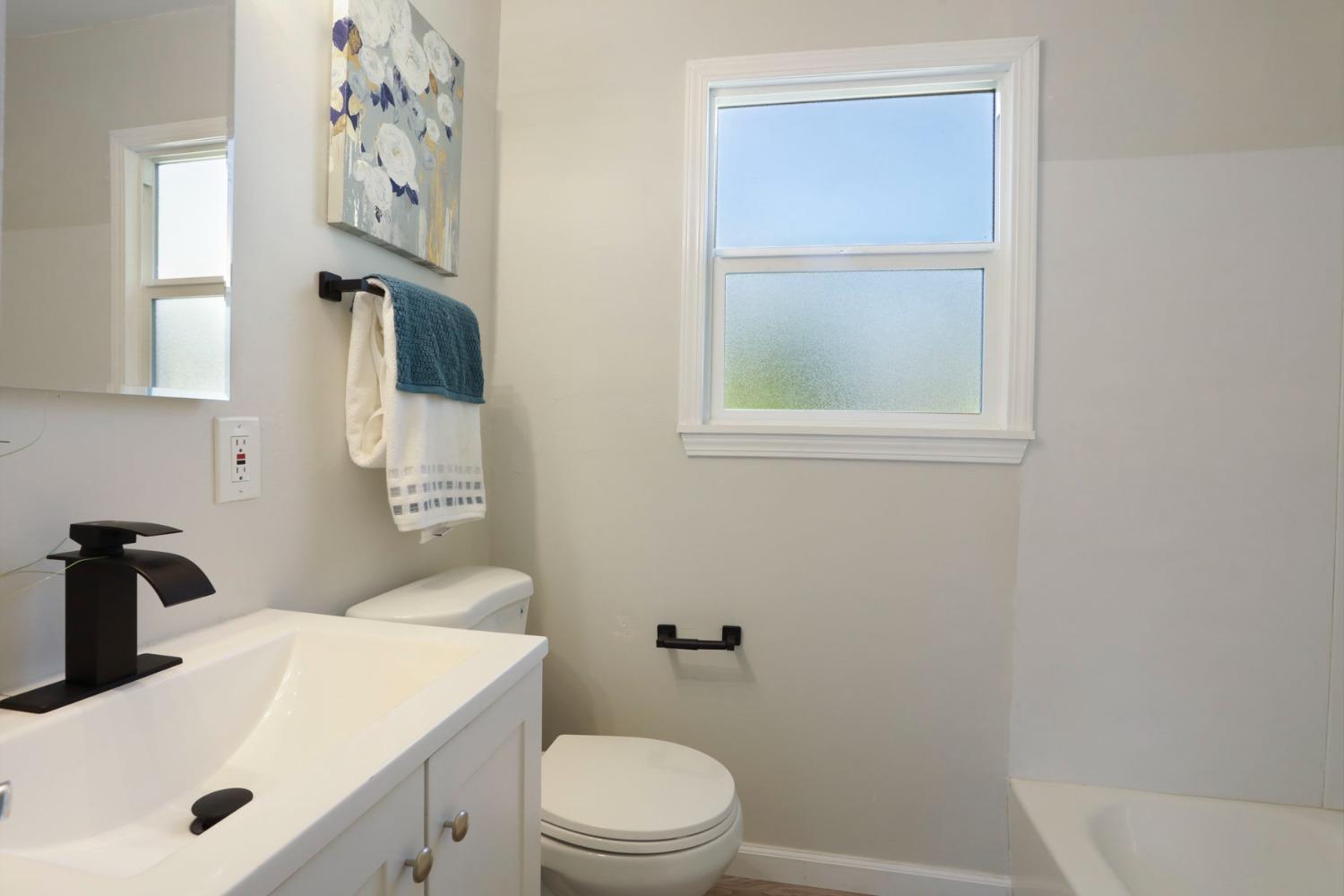Detail Gallery Image 15 of 17 For 555 E Atlee St, Stockton,  CA 95204 - 2 Beds | 1 Baths