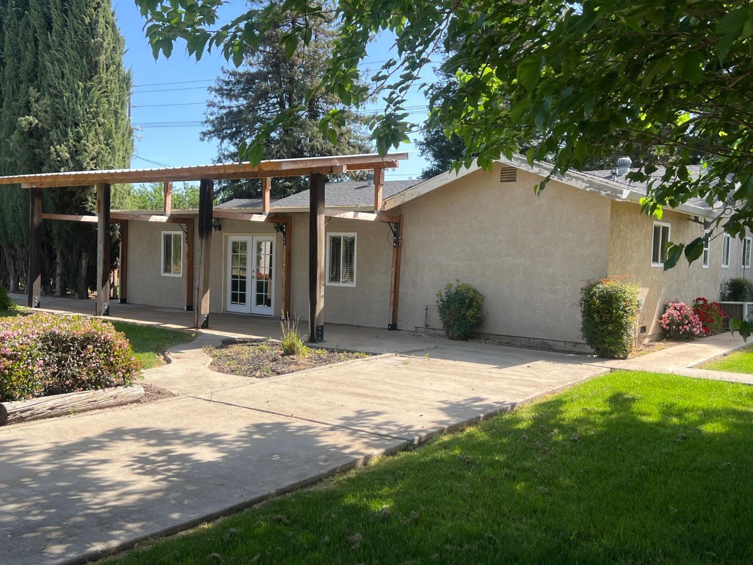 Detail Gallery Image 4 of 21 For 3437 Geer Rd, Modesto,  CA 95326 - 3 Beds | 2 Baths