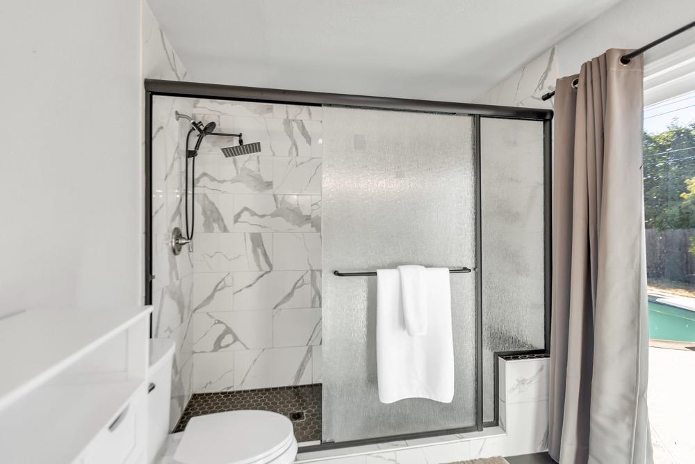 Detail Gallery Image 13 of 19 For 1600 Akron Way, Sacramento,  CA 95822 - 3 Beds | 2 Baths
