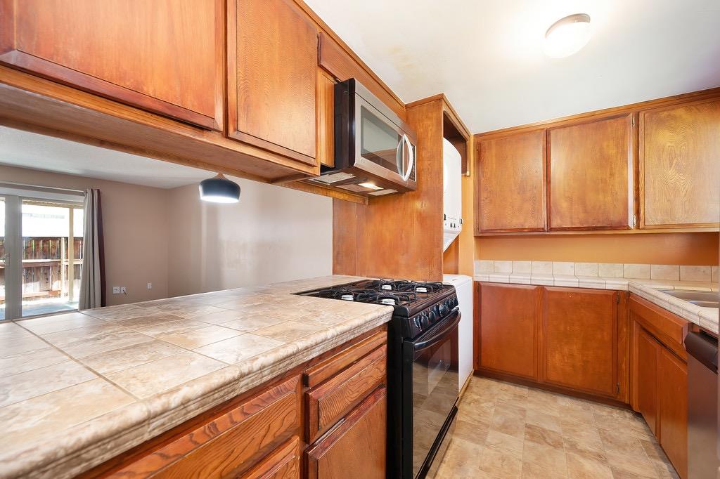 Detail Gallery Image 6 of 32 For 6018 via Casitas, Carmichael,  CA 95608 - 2 Beds | 1 Baths