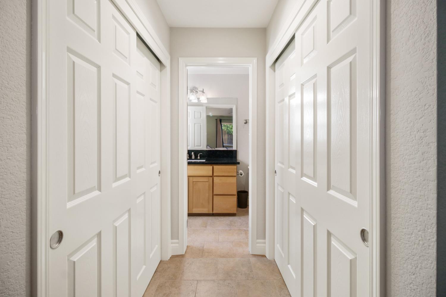 Detail Gallery Image 25 of 38 For 9527 Lake Park Ln, Elk Grove,  CA 95758 - 3 Beds | 2 Baths