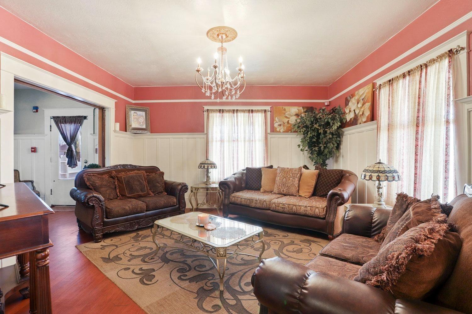 Detail Gallery Image 9 of 52 For 625 E Pine St, Lodi,  CA 95240 - 4 Beds | 2 Baths