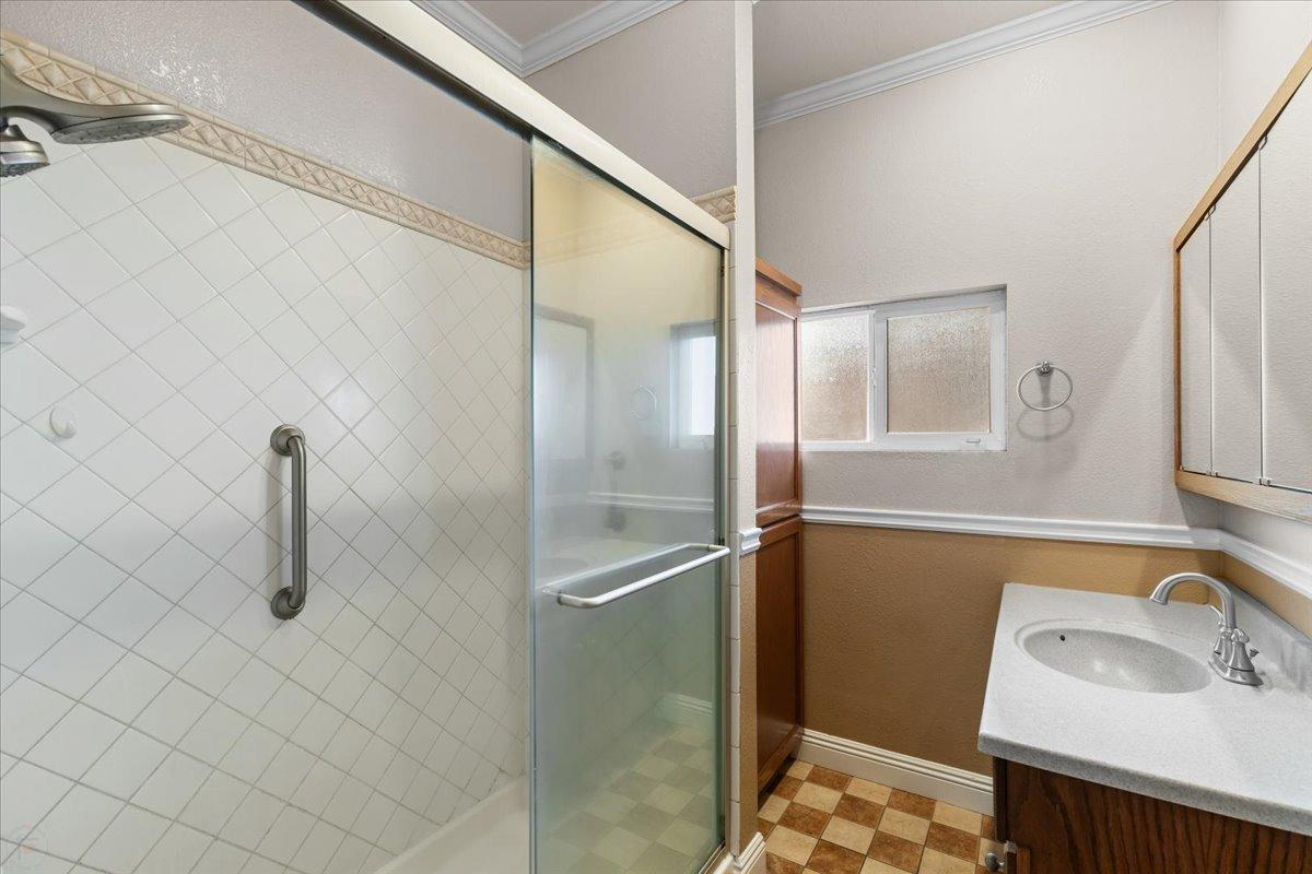 Detail Gallery Image 20 of 35 For 120 W Jackson St, Stockton,  CA 95206 - 3 Beds | 1 Baths