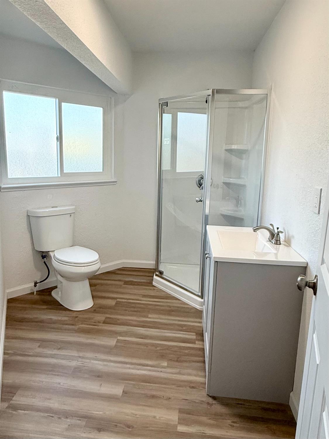 Detail Gallery Image 7 of 14 For 3319 Waterloo Rd, Stockton,  CA 95205 - 2 Beds | 2 Baths