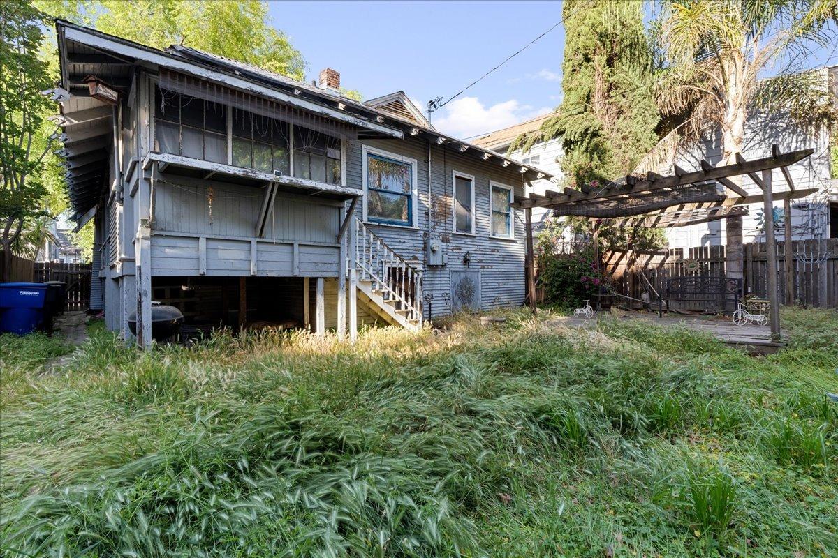 Detail Gallery Image 23 of 28 For 2504 N St, Sacramento,  CA 95816 - 3 Beds | 1 Baths