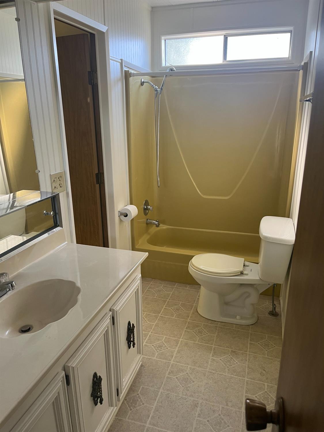 Detail Gallery Image 12 of 31 For 12180 Laurel Dr, Auburn,  CA 95603 - 3 Beds | 2 Baths