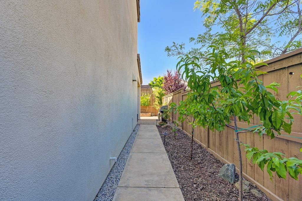 Pesaro Drive, El Dorado Hills, California image 43