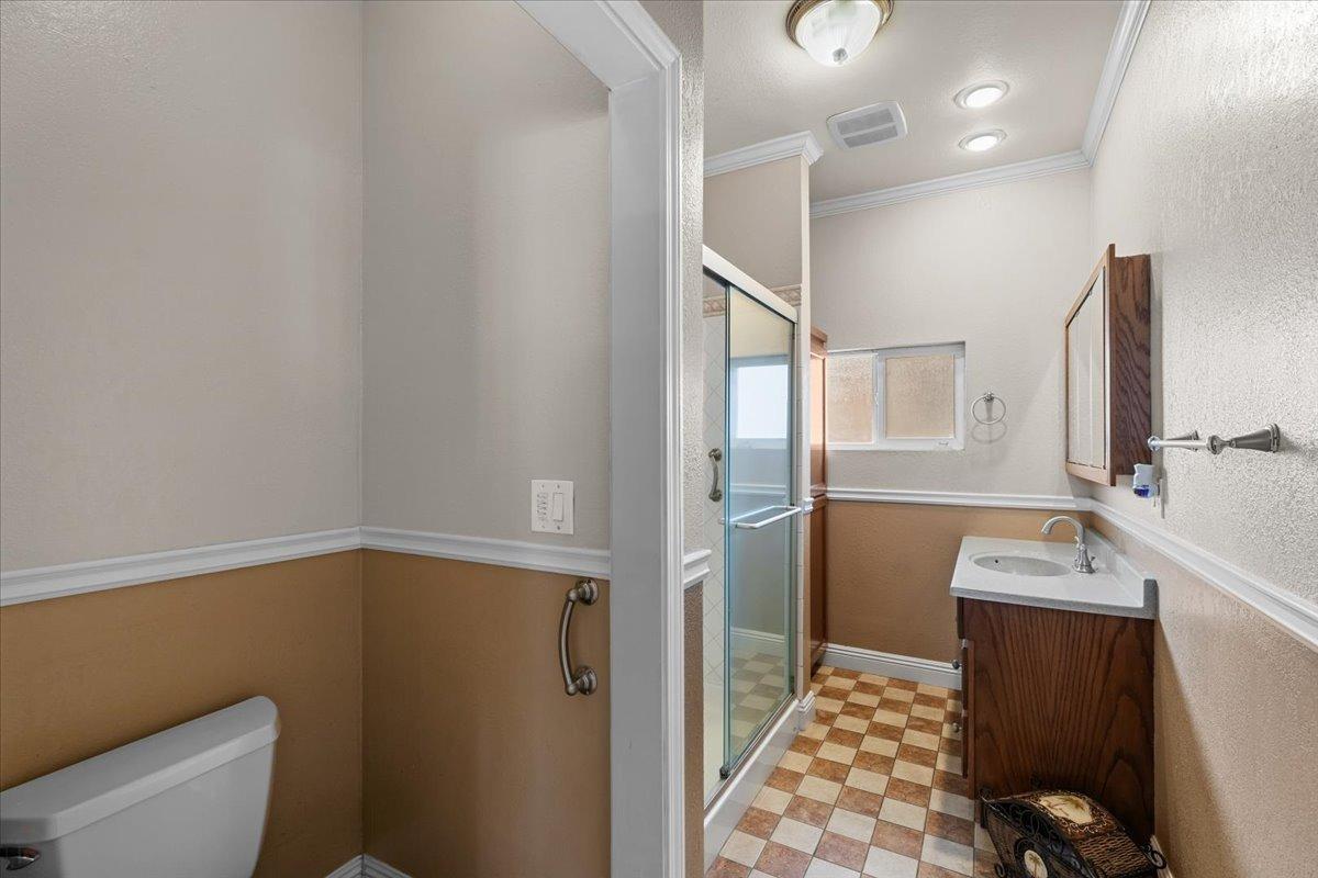 Detail Gallery Image 19 of 35 For 120 W Jackson St, Stockton,  CA 95206 - 3 Beds | 1 Baths