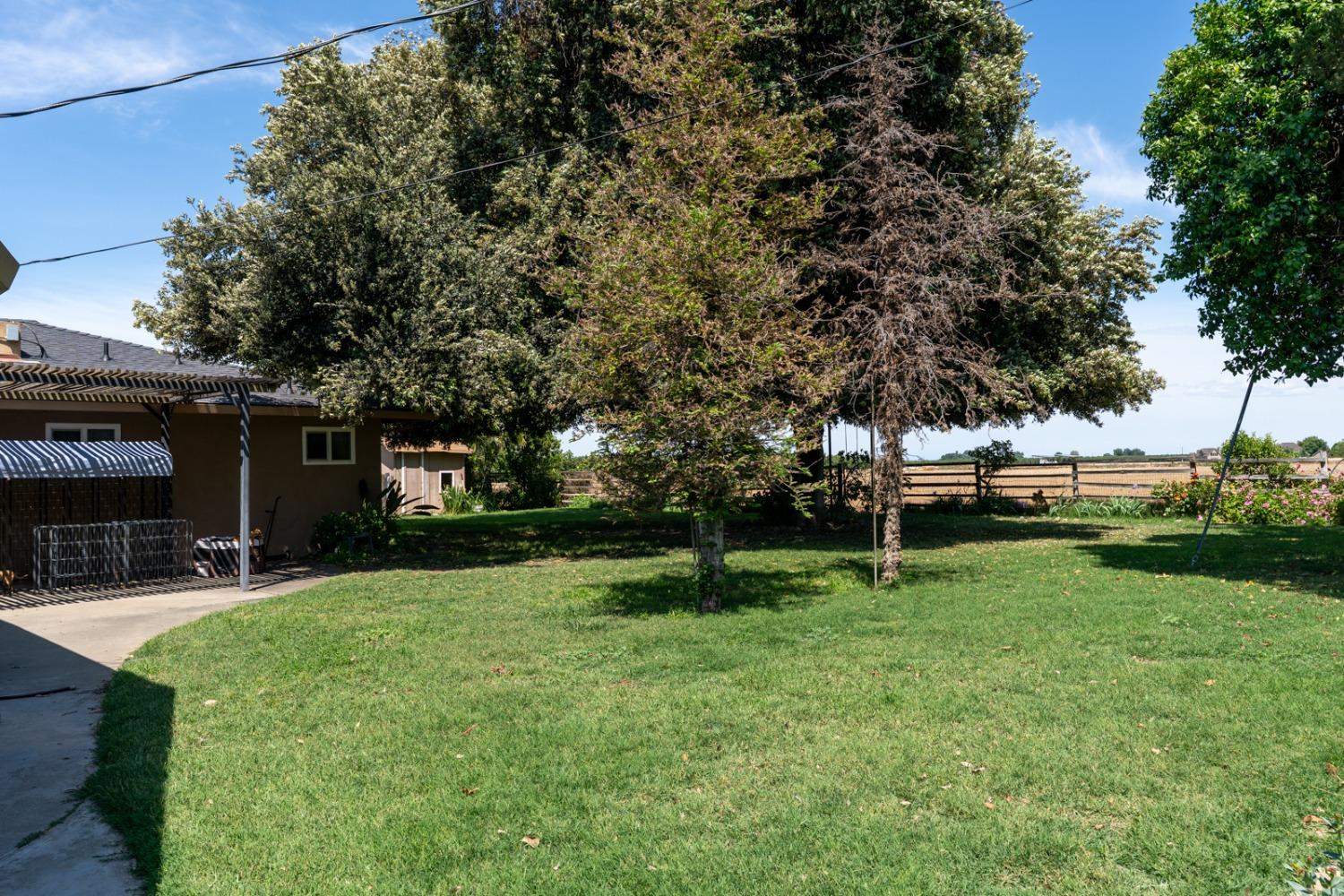 Detail Gallery Image 11 of 61 For 3789 State Highway 33, Gustine,  CA 95322 - 3 Beds | 2/1 Baths