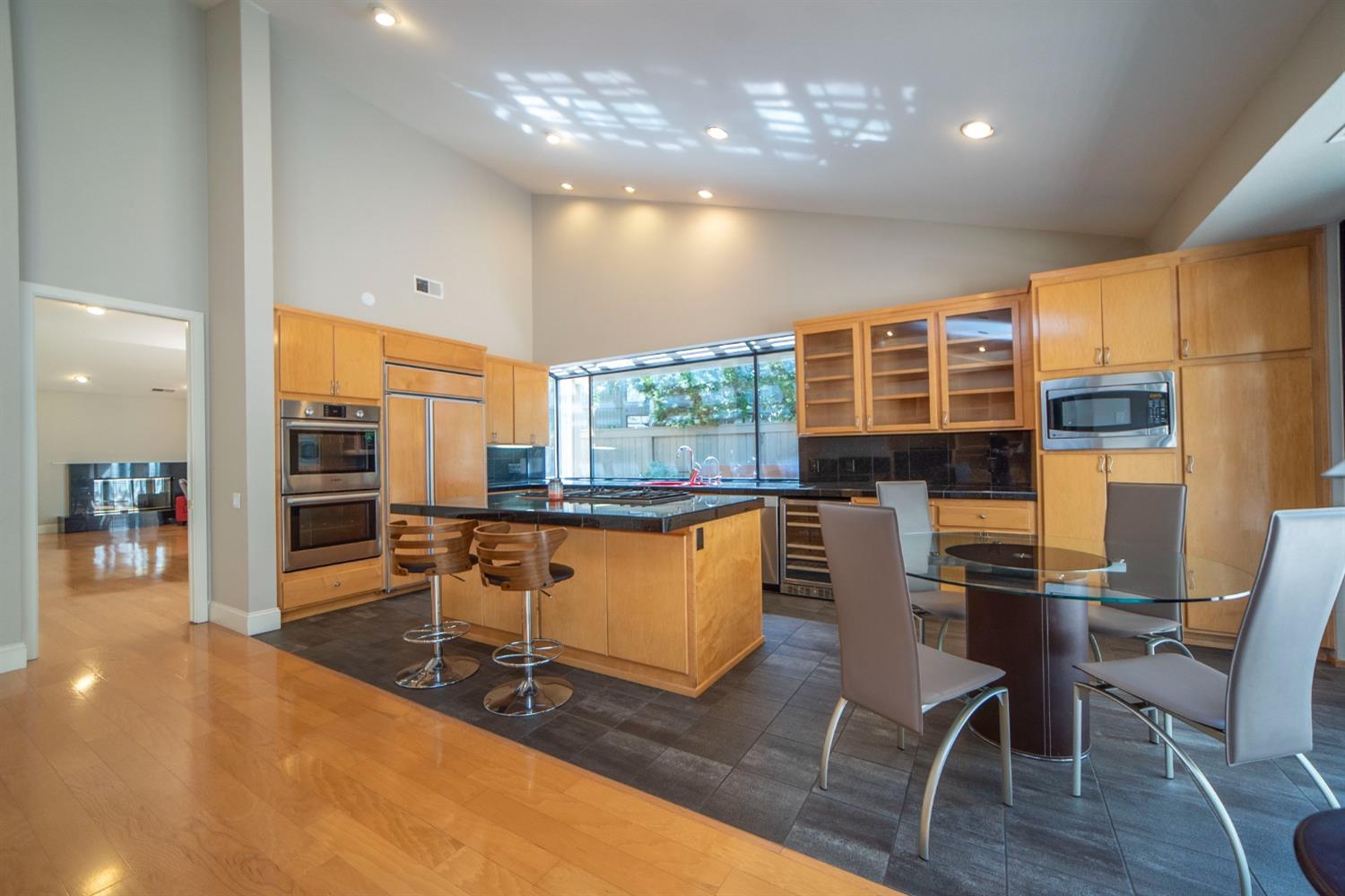 Detail Gallery Image 47 of 94 For 11457 Huntington Village Ln, Gold River,  CA 95670 - 4 Beds | 4/2 Baths