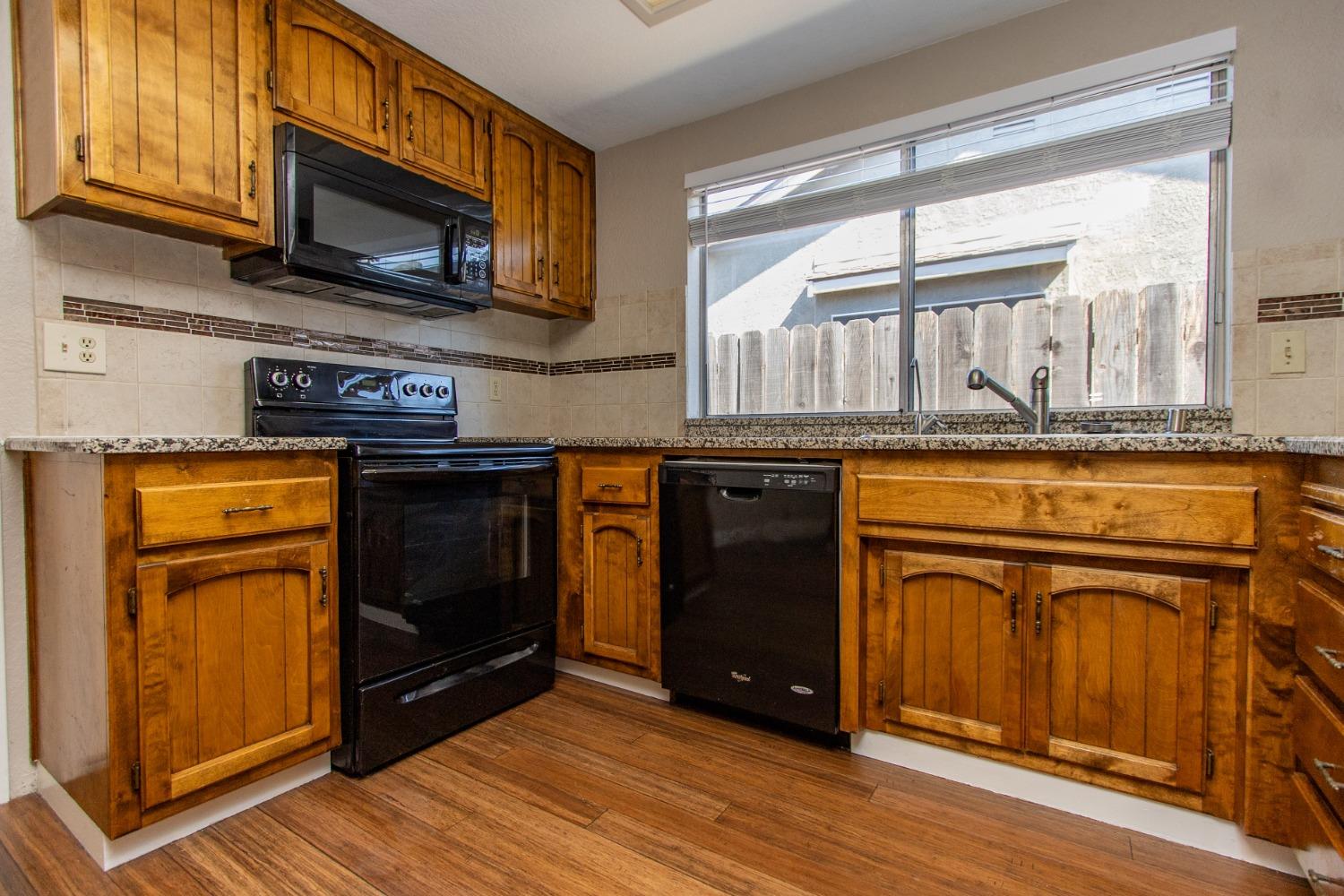Detail Gallery Image 17 of 42 For 2000 Lincoln Oak Dr, Modesto,  CA 95355 - 3 Beds | 2 Baths