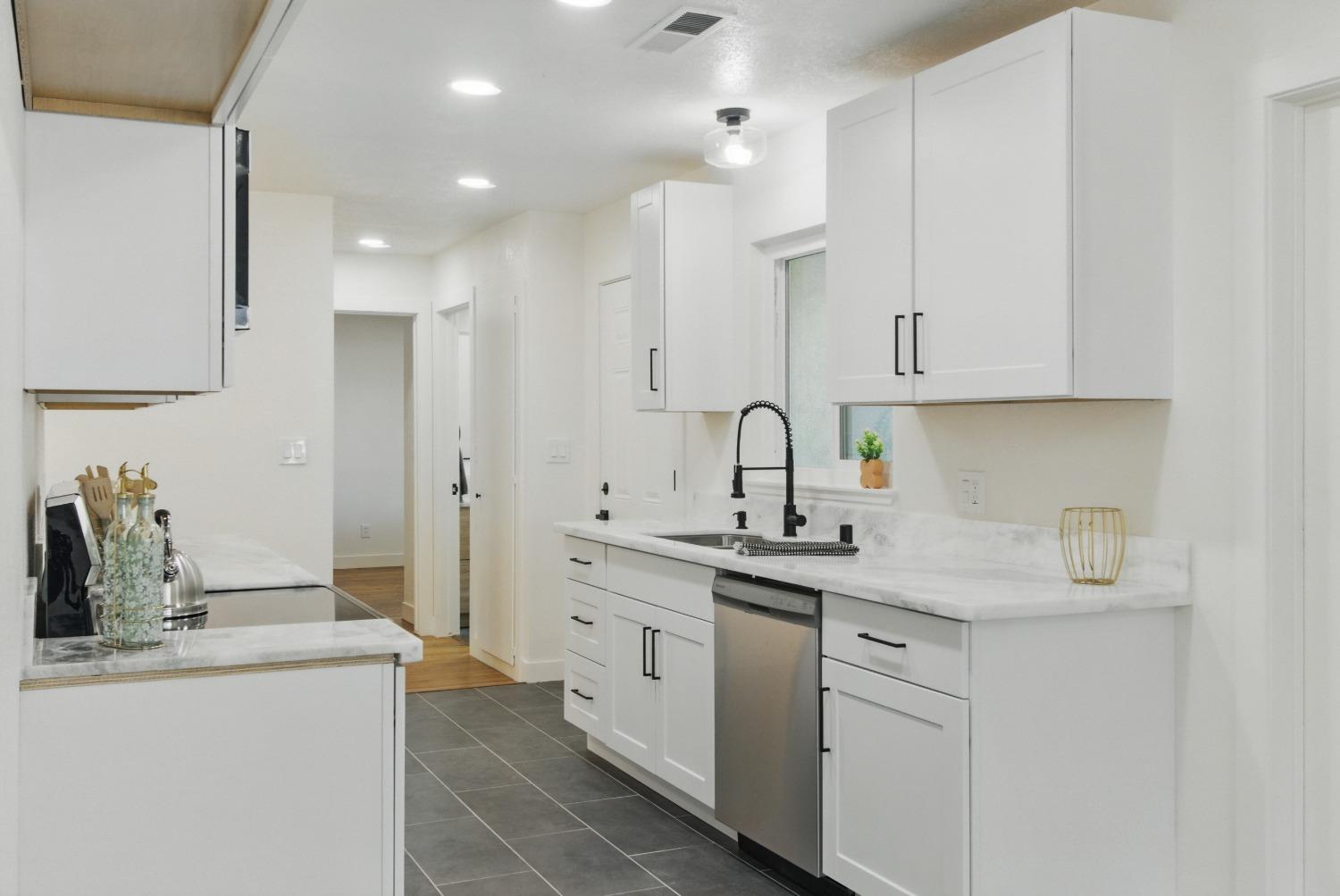 Detail Gallery Image 13 of 70 For 2237 Edwards St, Marysville,  CA 95901 - 4 Beds | 2/1 Baths