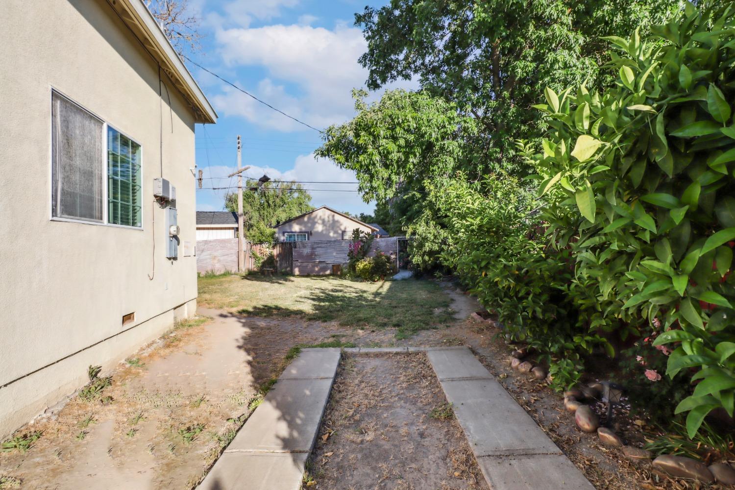 Detail Gallery Image 33 of 37 For 1724 Belt Way, Sacramento,  CA 95832 - 4 Beds | 2 Baths