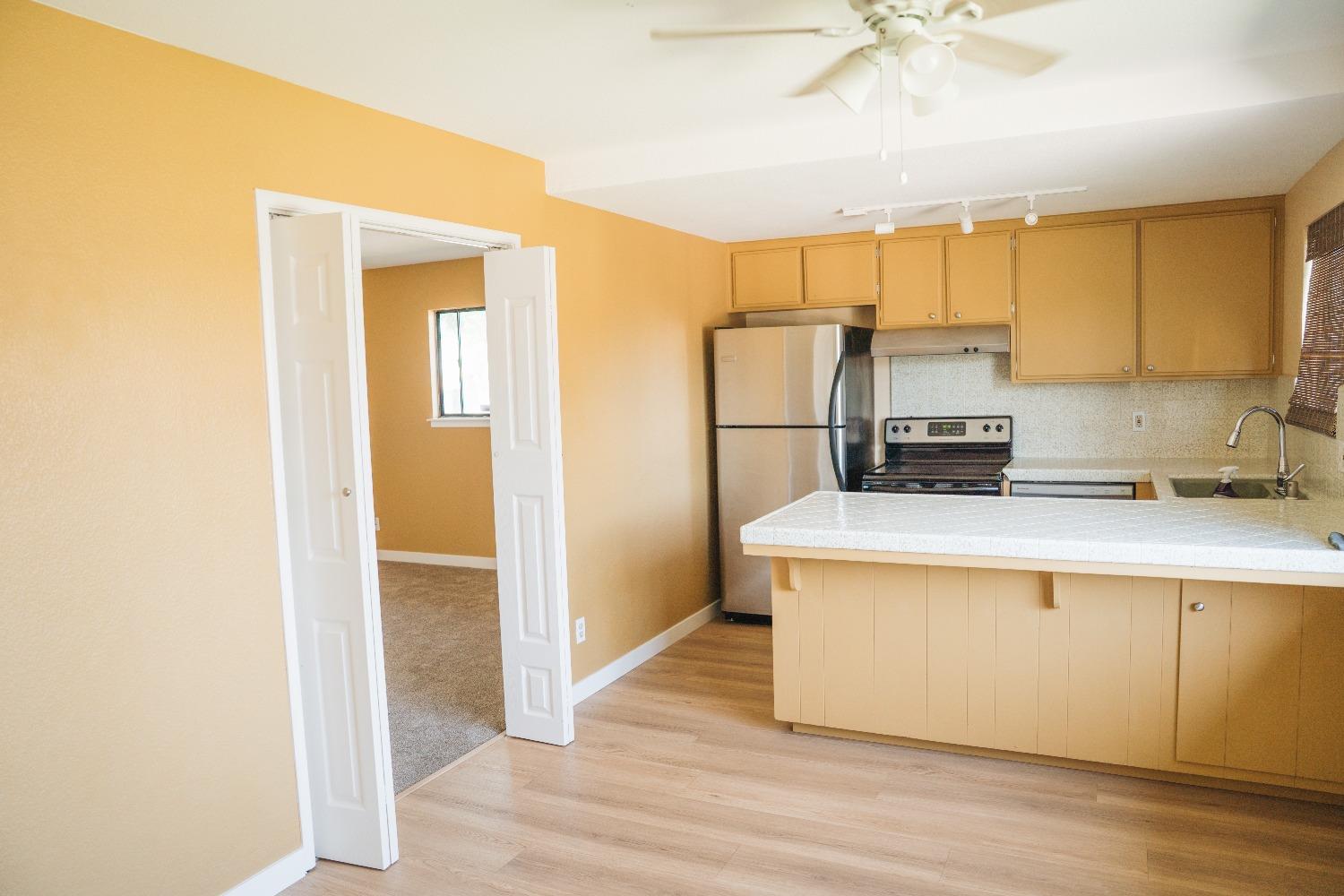 Detail Gallery Image 3 of 48 For 5100 Janell Way, Carmichael,  CA 95608 - 4 Beds | 4 Baths