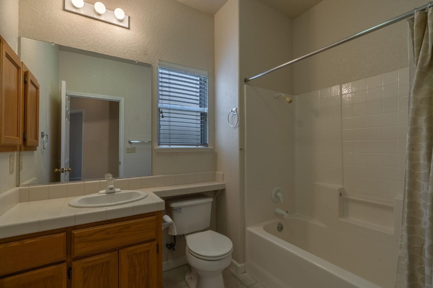 Detail Gallery Image 23 of 32 For 2205 Curzon Dr, Modesto,  CA 95355 - 3 Beds | 2 Baths