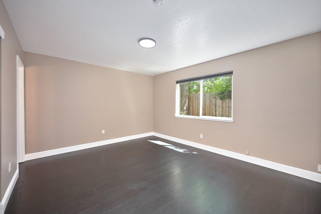 Detail Gallery Image 14 of 30 For 5801 Pecan Ave, Orangevale,  CA 95662 - 4 Beds | 2/1 Baths
