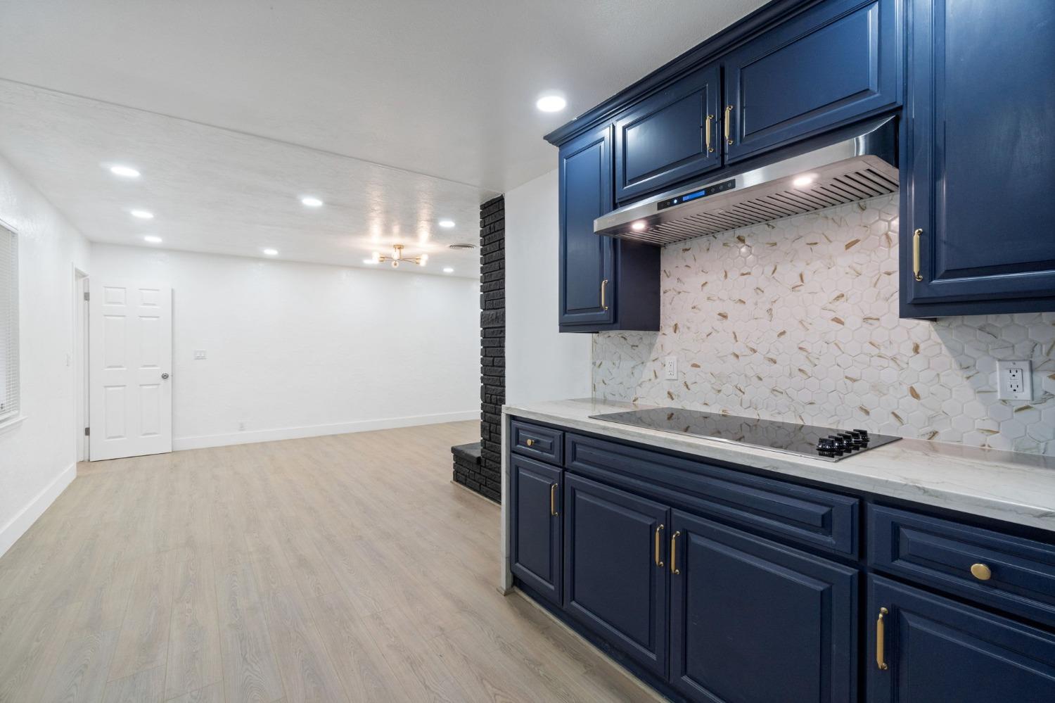 Detail Gallery Image 14 of 33 For 5231 N Del Mar Ave, Fresno,  CA 93704 - 3 Beds | 2 Baths