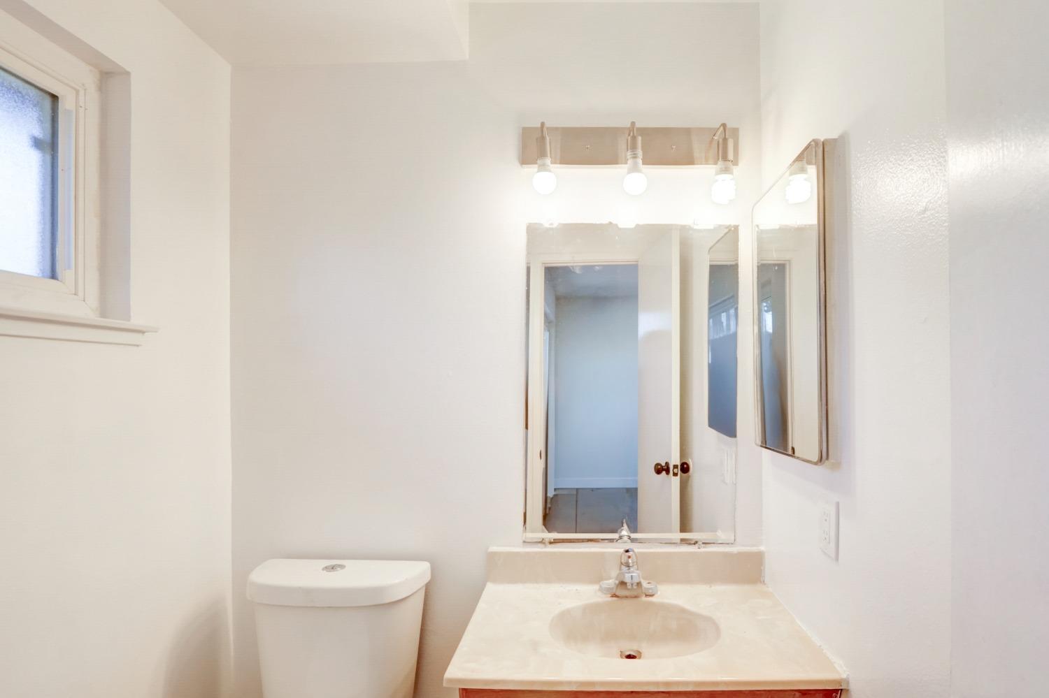 Detail Gallery Image 22 of 41 For 7915 Center Pkwy, Sacramento,  CA 95823 - 3 Beds | 1/1 Baths