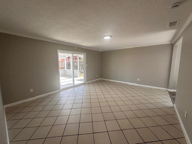 Detail Gallery Image 4 of 22 For 410 Orange Ave, Los Banos,  CA 93635 - 3 Beds | 2 Baths