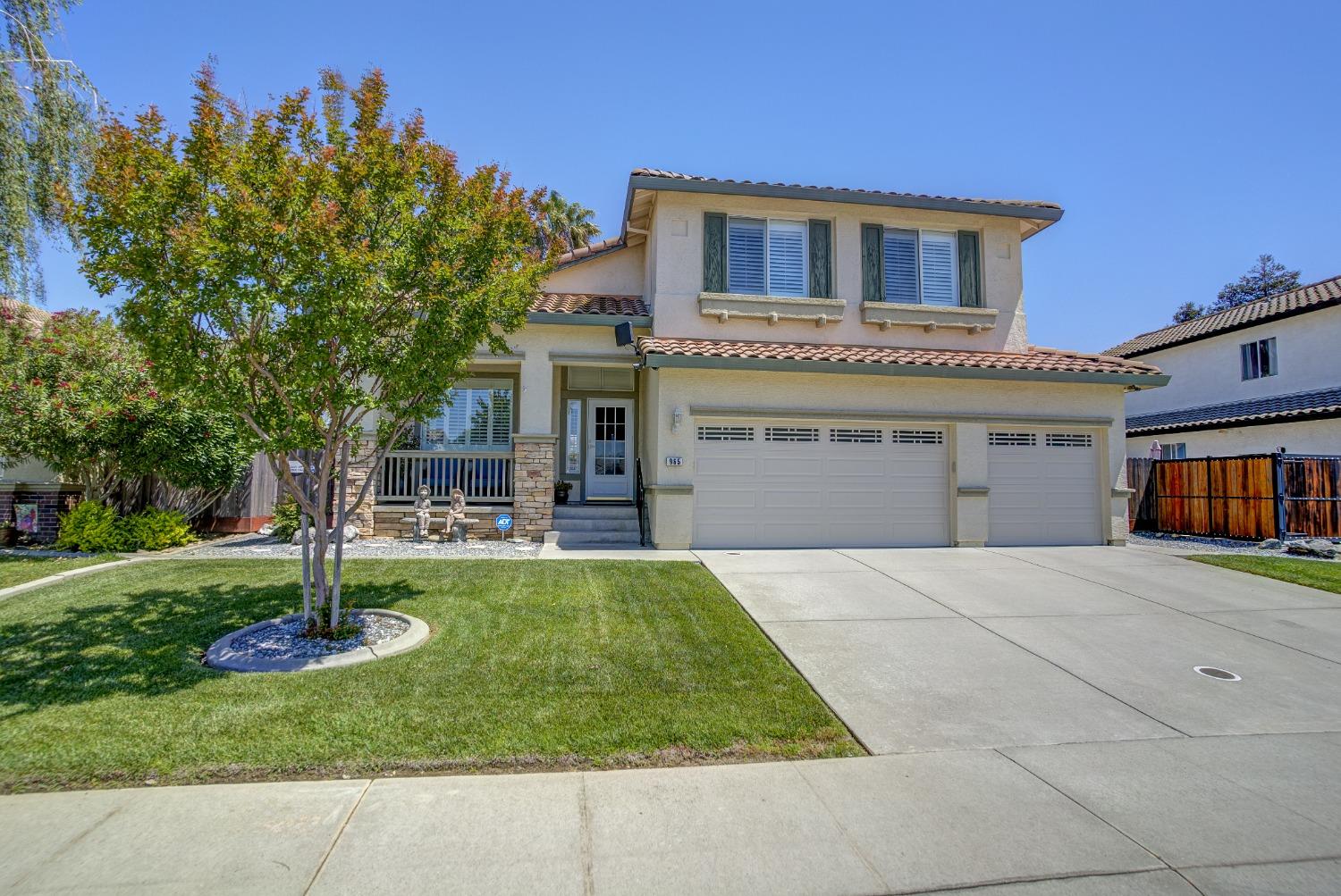 Detail Gallery Image 1 of 43 For 965 Blackwell Way, Galt,  CA 95632 - 4 Beds | 2/1 Baths