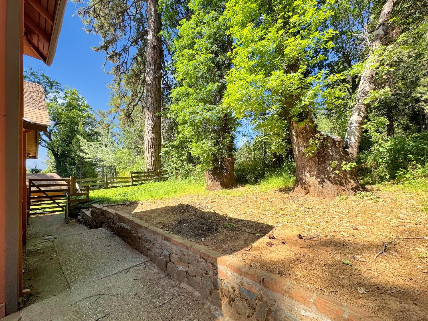 Detail Gallery Image 20 of 22 For 224 Manor Dr, Grass Valley,  CA 95945 - 3 Beds | 2/1 Baths