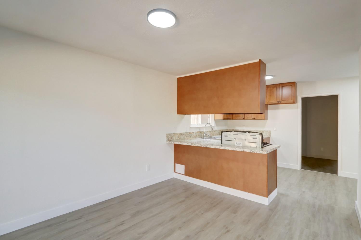 Detail Gallery Image 14 of 41 For 7915 Center Pkwy, Sacramento,  CA 95823 - 3 Beds | 1/1 Baths