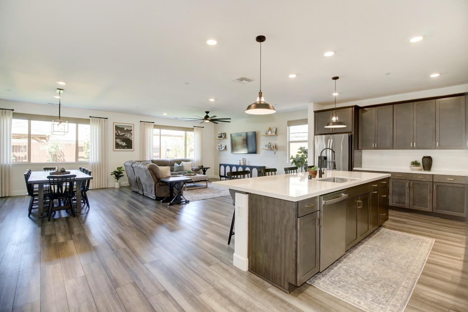 Detail Gallery Image 15 of 54 For 5480 Fandango Loop, Roseville,  CA 95747 - 4 Beds | 2/1 Baths