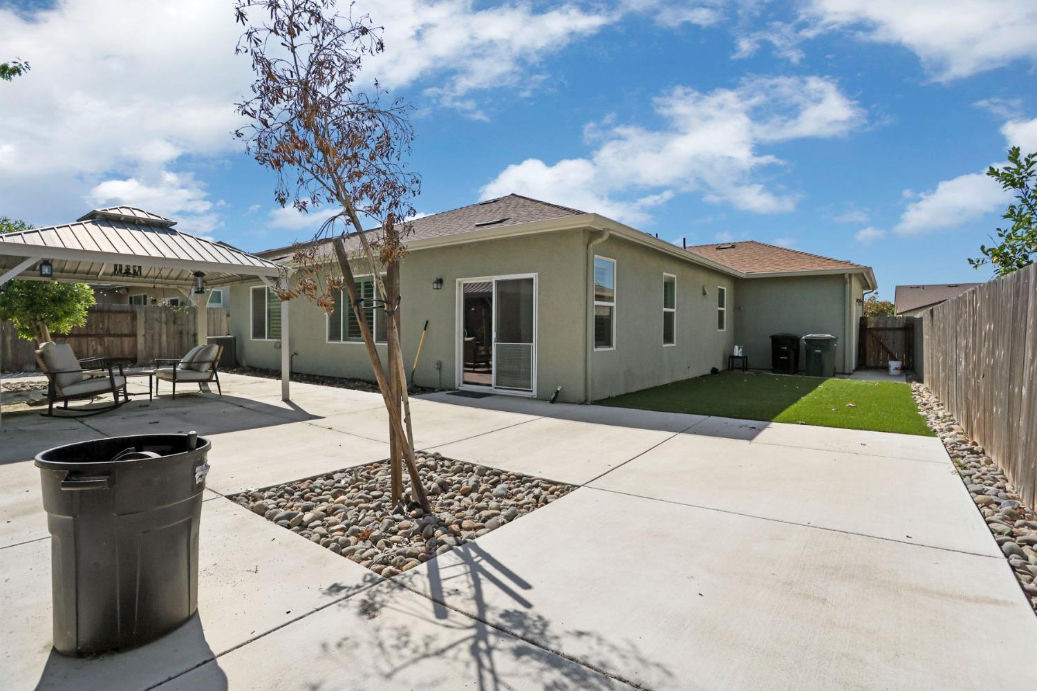 Detail Gallery Image 34 of 41 For 13311 Fountain Dr, Waterford,  CA 95386 - 3 Beds | 2 Baths