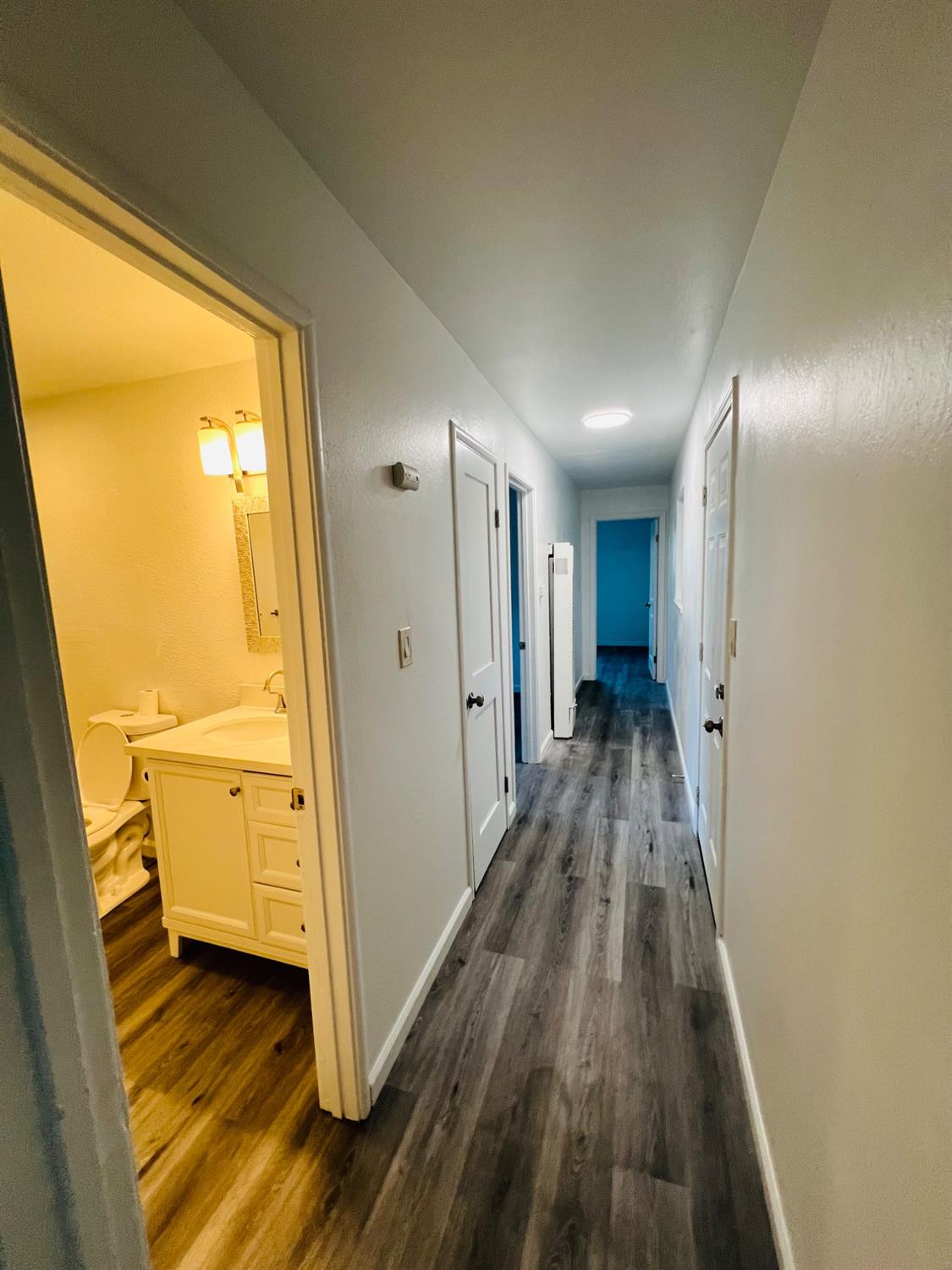 Detail Gallery Image 8 of 19 For 710 E 4th, Stockton,  CA 95206 - 4 Beds | 2 Baths