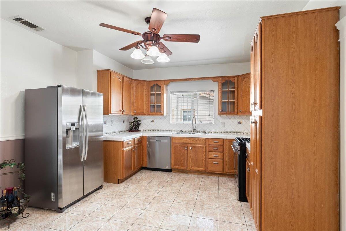 Detail Gallery Image 24 of 35 For 120 W Jackson St, Stockton,  CA 95206 - 3 Beds | 1 Baths