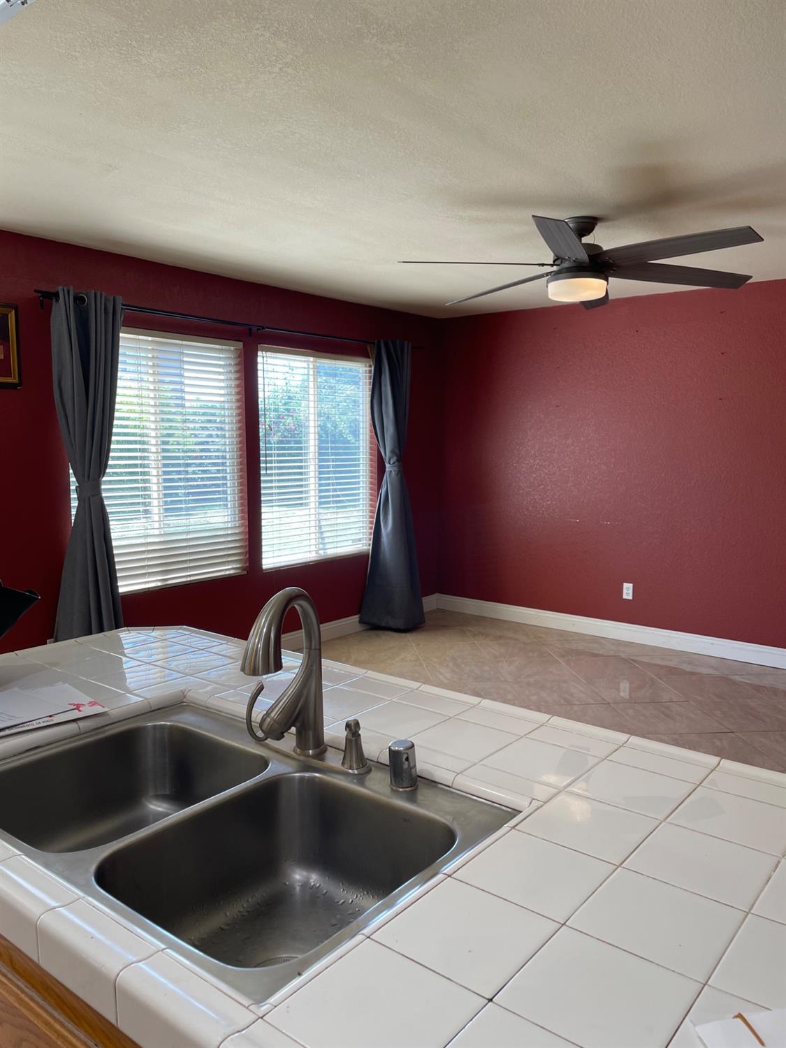 Detail Gallery Image 7 of 37 For 29 Acero Ct, Sacramento,  CA 95835 - 4 Beds | 3 Baths