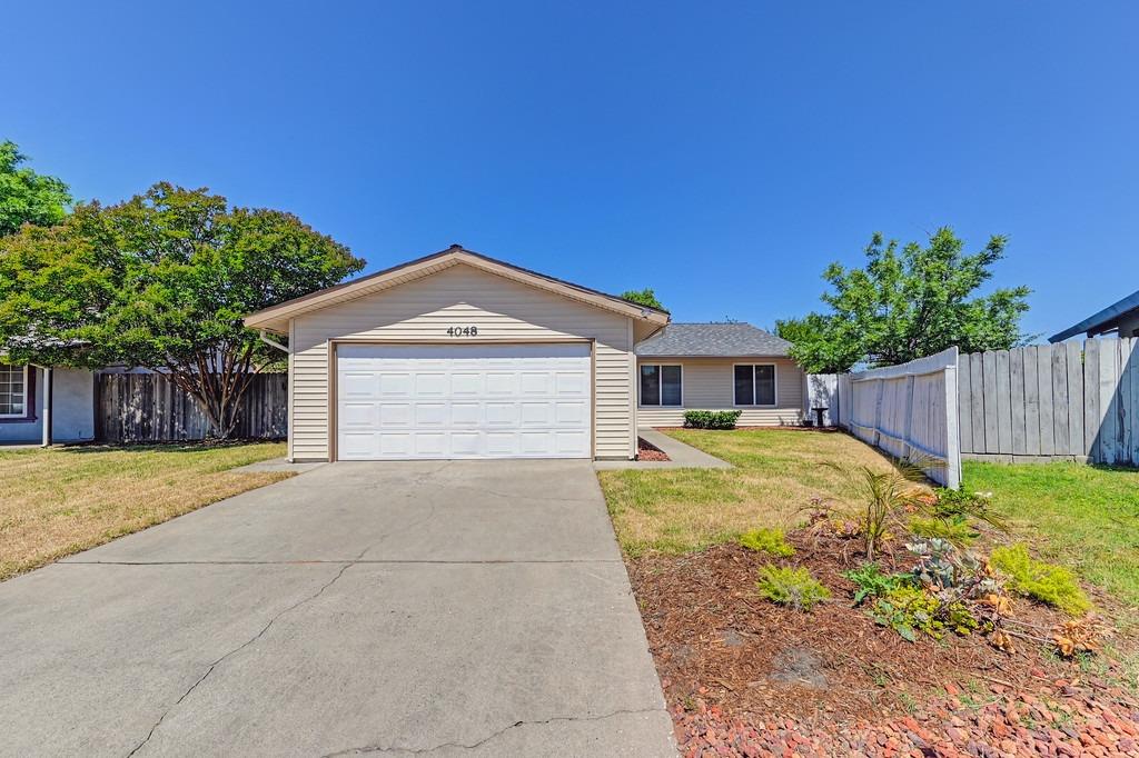 Detail Gallery Image 1 of 1 For 4048 Andedon Cir, Sacramento,  CA 95826 - 3 Beds | 2 Baths