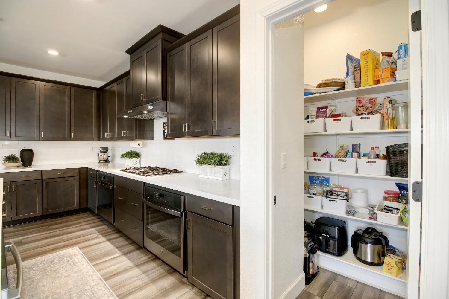 Detail Gallery Image 17 of 54 For 5480 Fandango Loop, Roseville,  CA 95747 - 4 Beds | 2/1 Baths