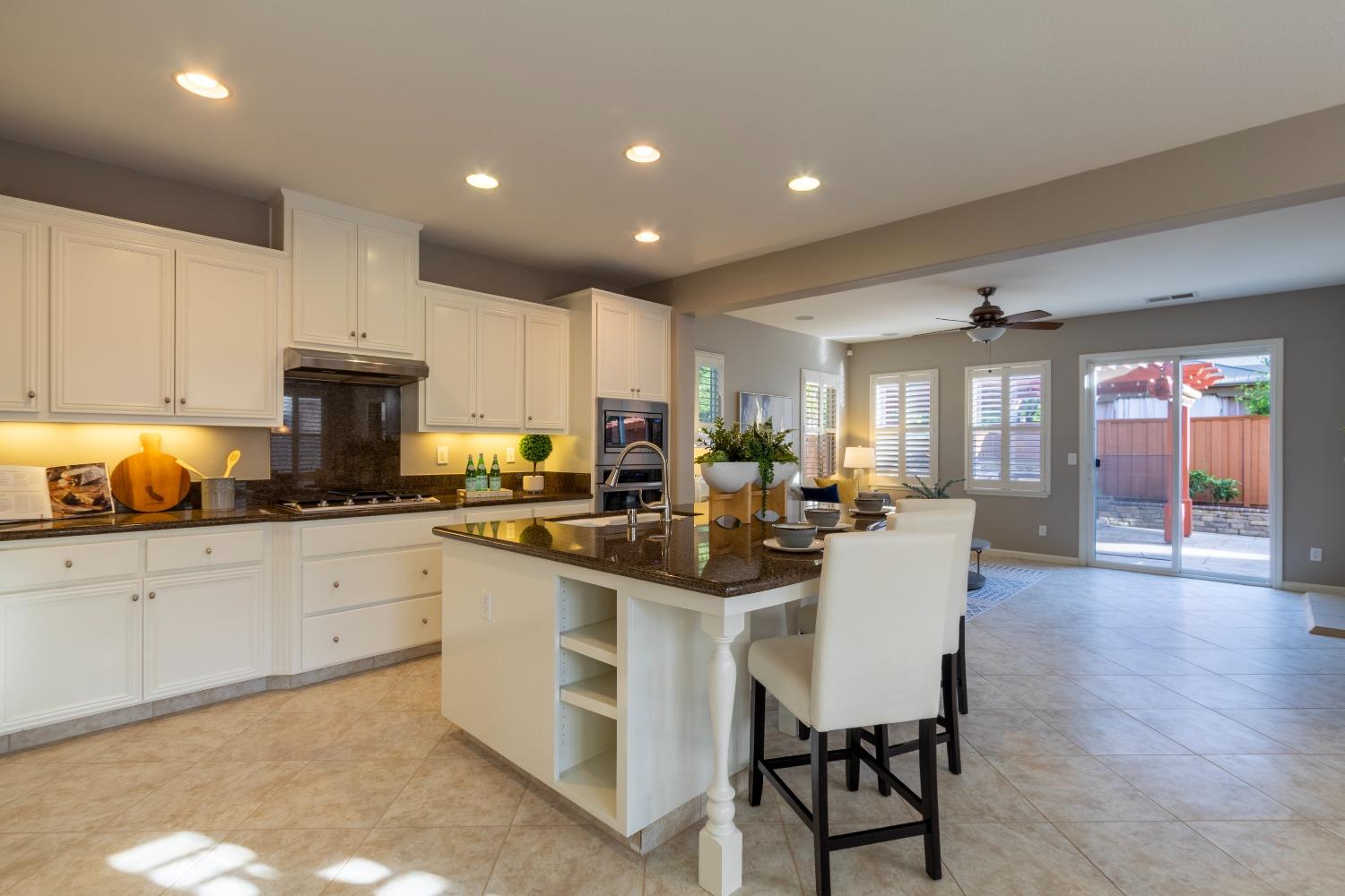 Detail Gallery Image 19 of 86 For 306 W Conejo Ave, Mountain House,  CA 95391 - 5 Beds | 4 Baths