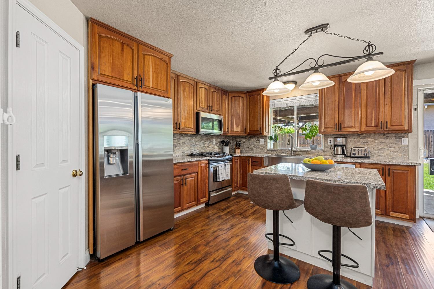 Detail Gallery Image 14 of 42 For 2106 Cargill Way, Roseville,  CA 95747 - 4 Beds | 2/1 Baths