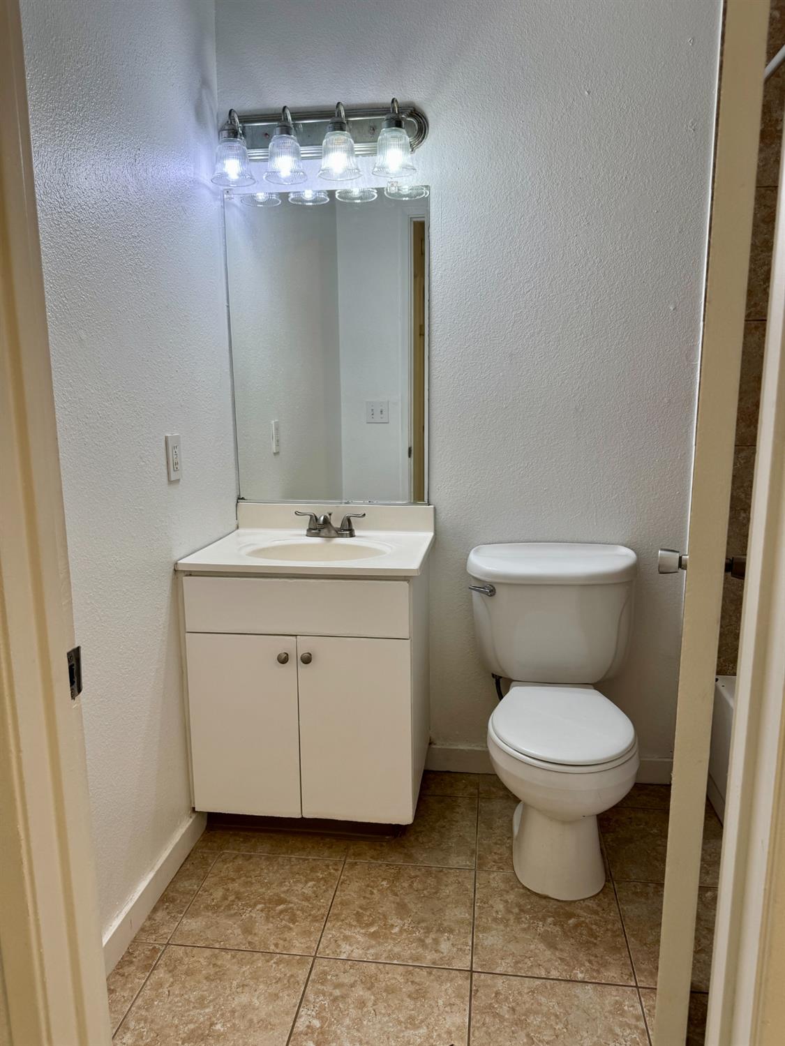 Detail Gallery Image 16 of 53 For 4742 Greenholme Dr #3,  Sacramento,  CA 95842 - 2 Beds | 1 Baths