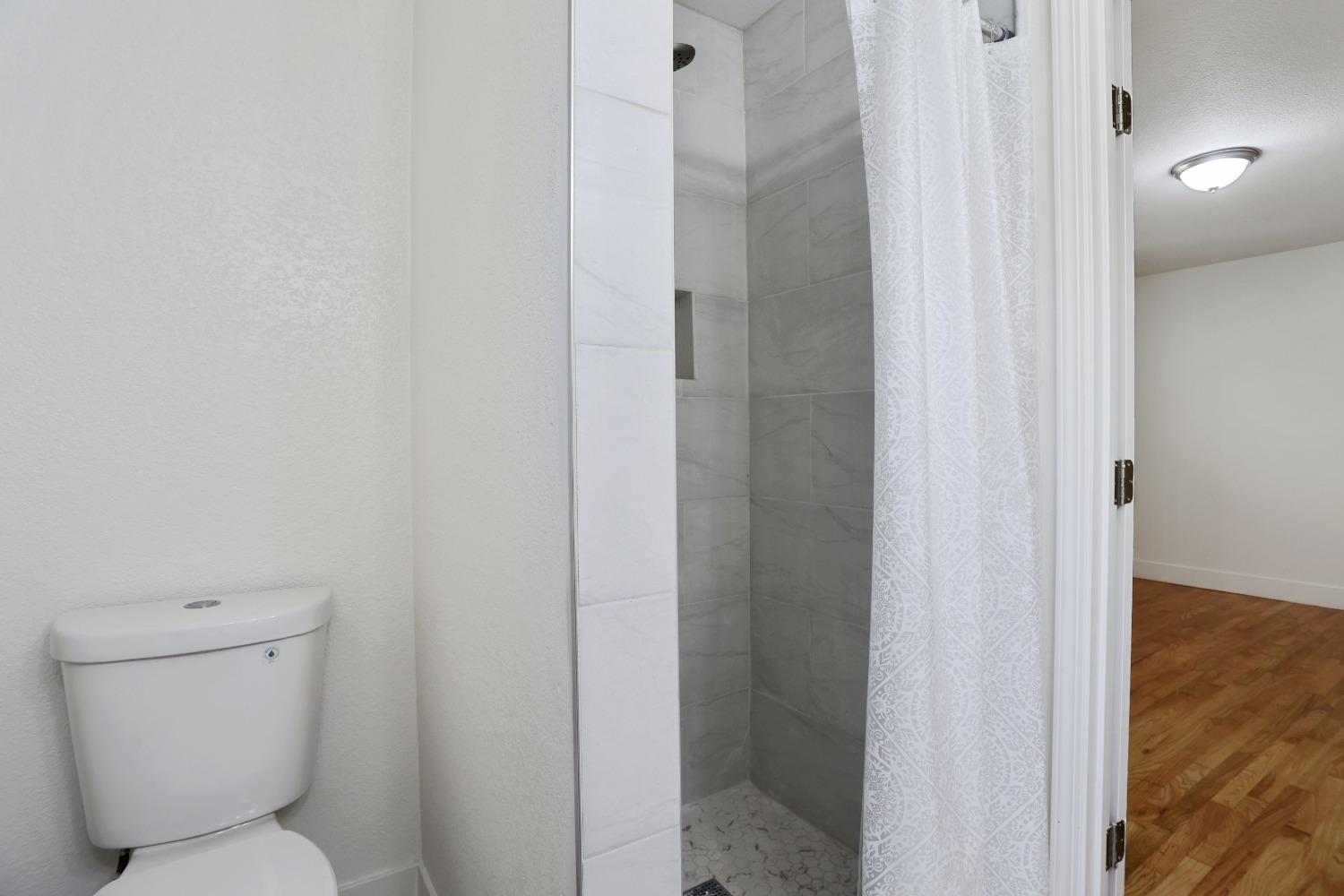 Detail Gallery Image 12 of 13 For 2317 W Harding, Stockton,  CA 95203 - 3 Beds | 2 Baths