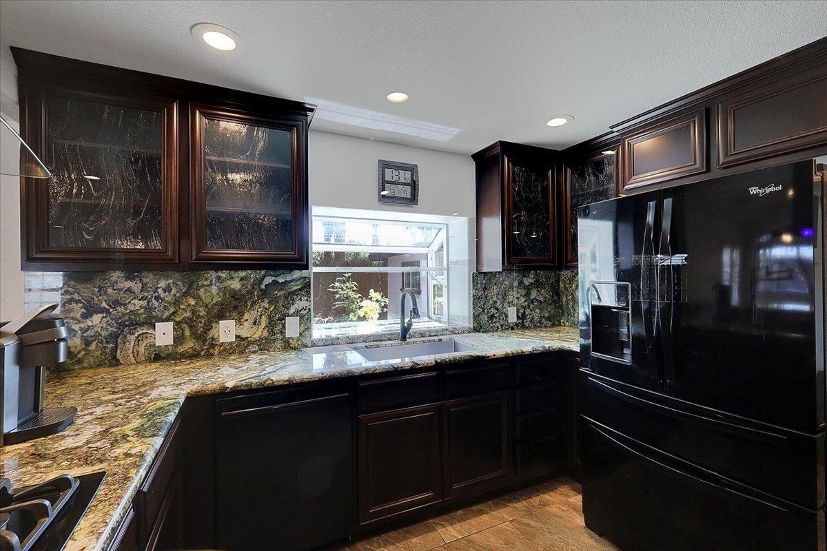 Detail Gallery Image 13 of 69 For 5078 Western Ave, Olivehurst,  CA 95961 - 3 Beds | 2 Baths