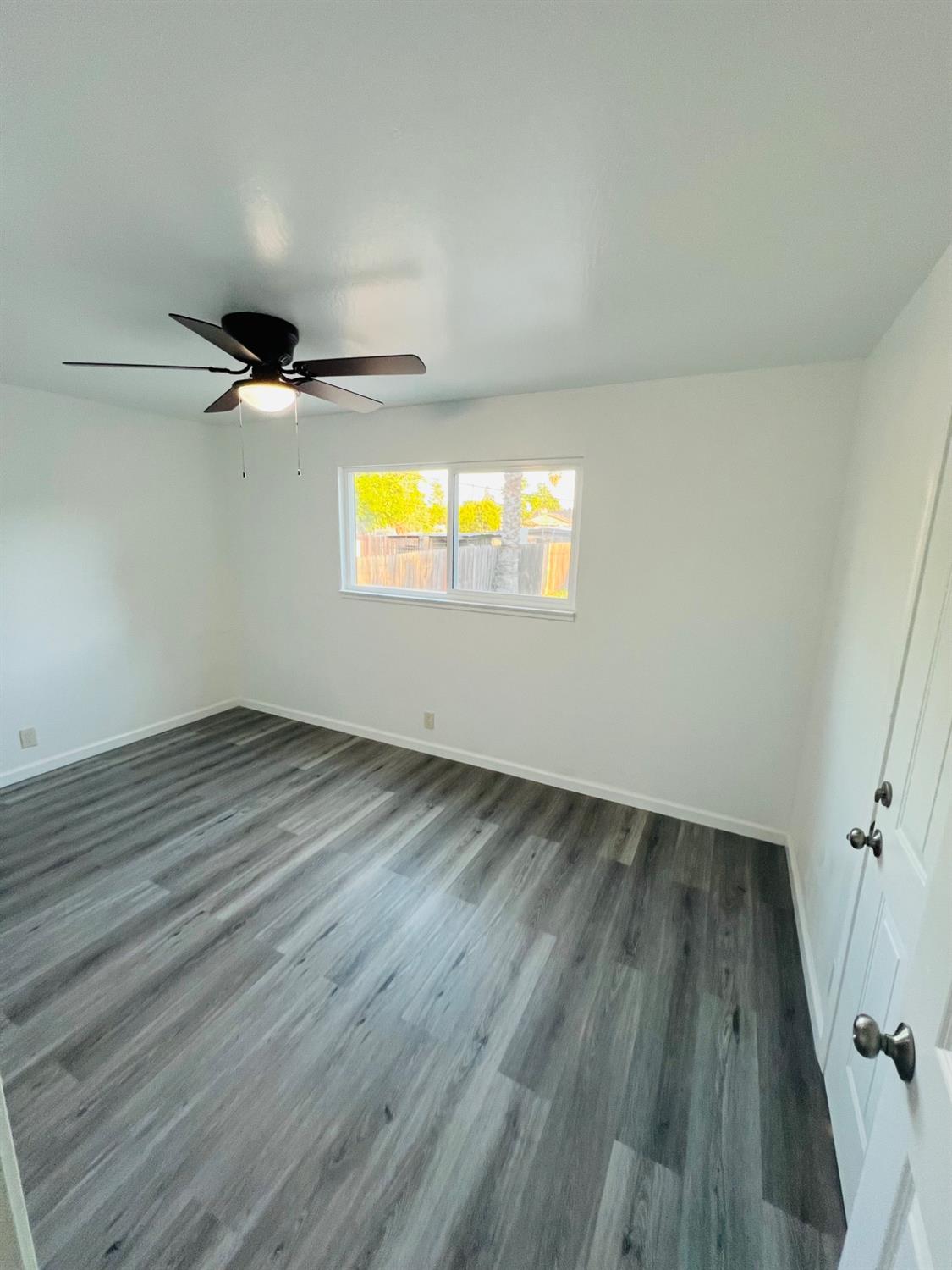 Detail Gallery Image 10 of 19 For 710 E 4th, Stockton,  CA 95206 - 4 Beds | 2 Baths