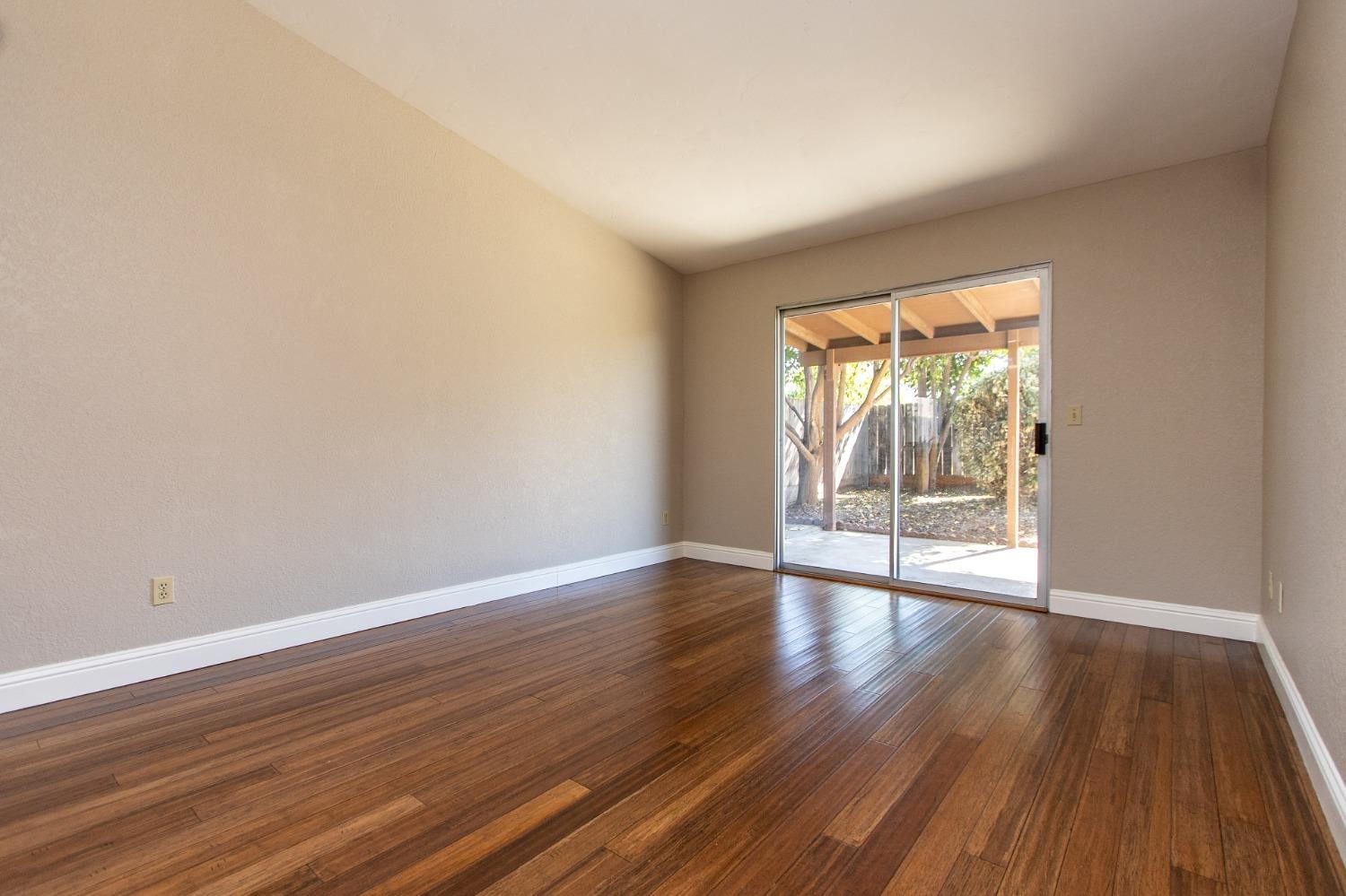 Detail Gallery Image 13 of 42 For 2000 Lincoln Oak Dr, Modesto,  CA 95355 - 3 Beds | 2 Baths