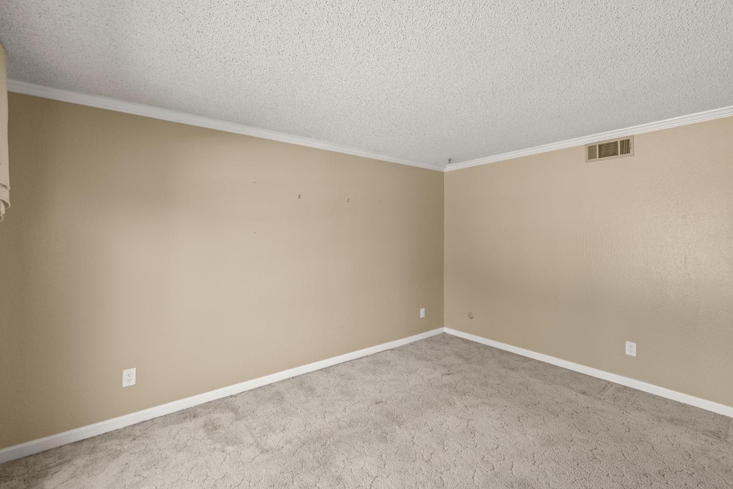 Detail Gallery Image 8 of 28 For 4246 Galbrath Dr, North Highlands,  CA 95660 - 4 Beds | 2 Baths