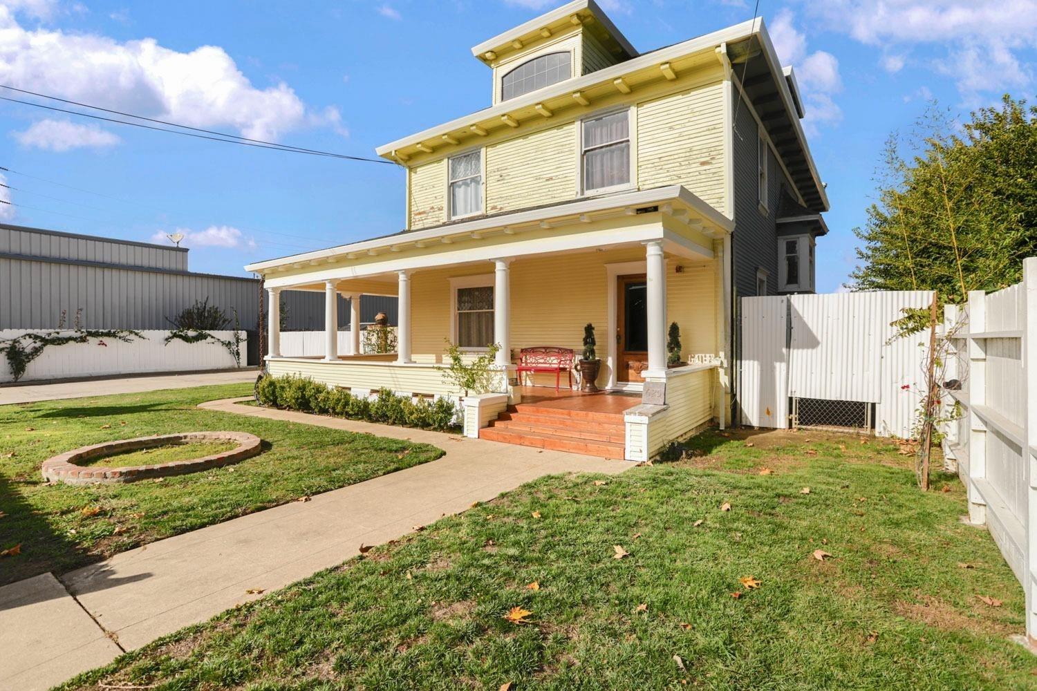Detail Gallery Image 5 of 52 For 625 E Pine St, Lodi,  CA 95240 - 4 Beds | 2 Baths